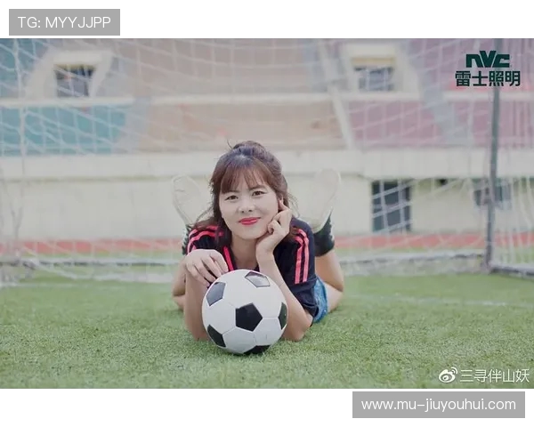 足球场上的风采与魅力 足球宝贝如何成为绿茵场的亮眼明星